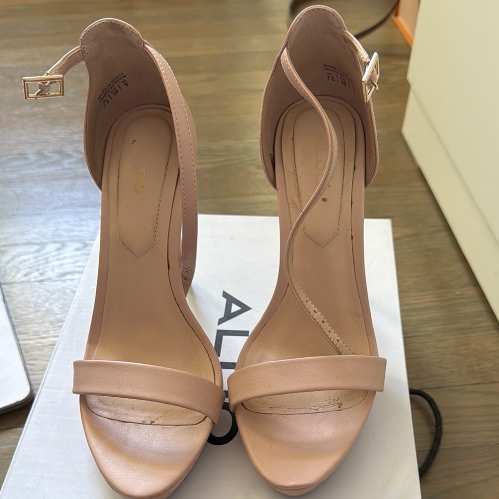 Aldo Cream and Tan Heels Elegant Design